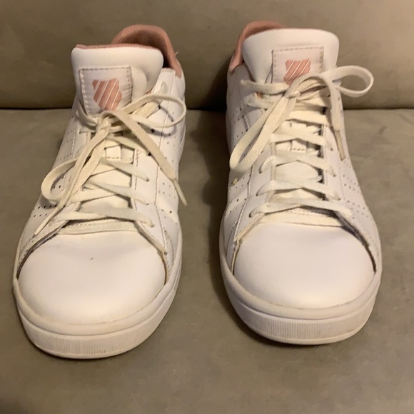K-Swiss size 10 white with pink accent - Picture 3 of 7